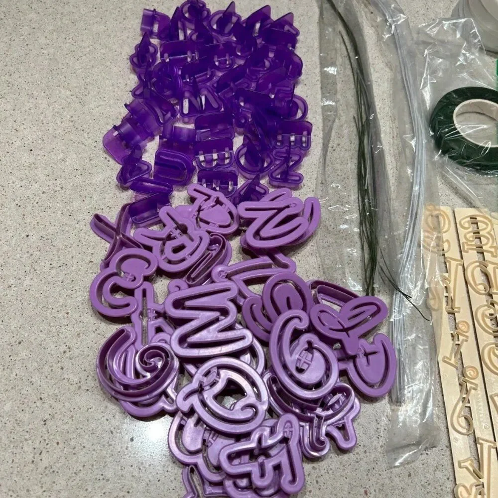 100+ Piece Cake Decorating Sugarcraft Tool Kit